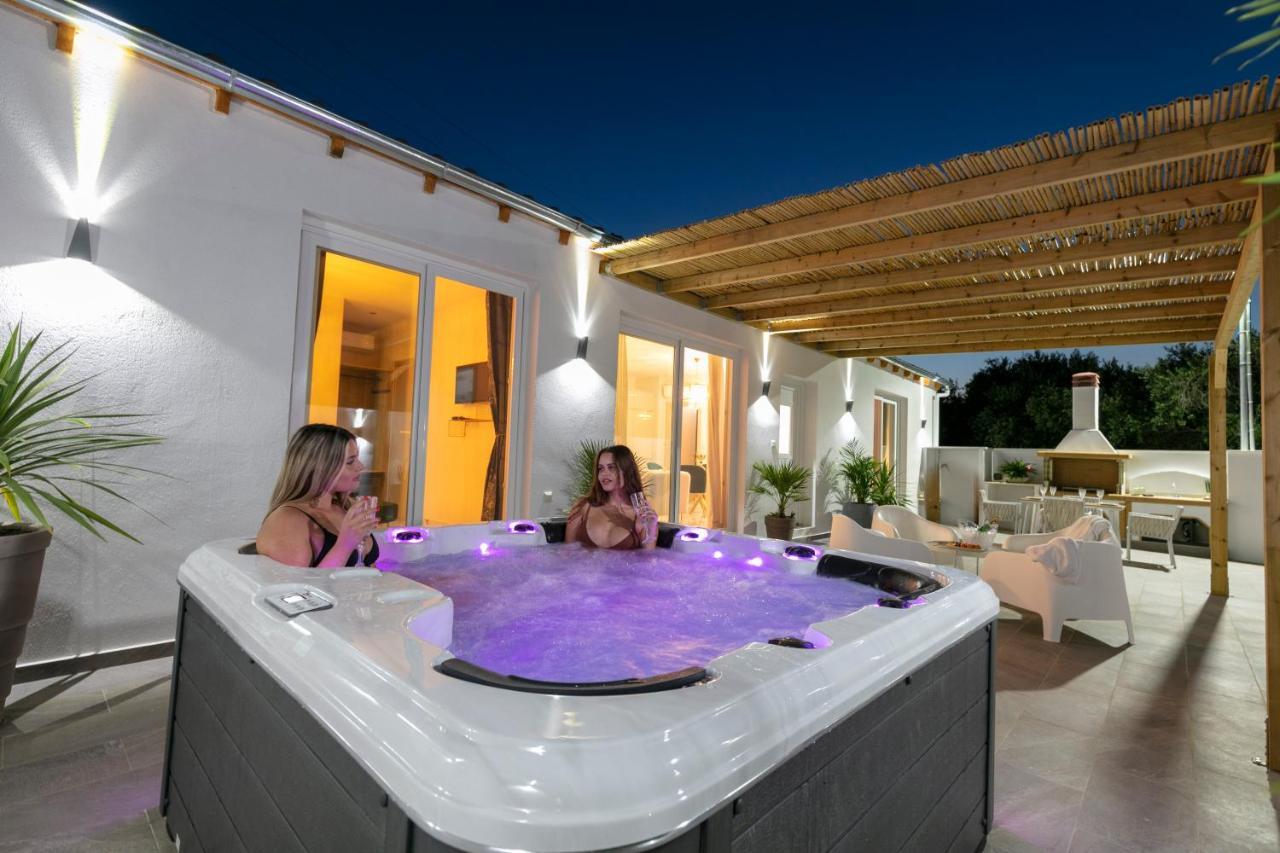 Jacuzzi Deluxe Villa Скала Сотирос Екстериор снимка
