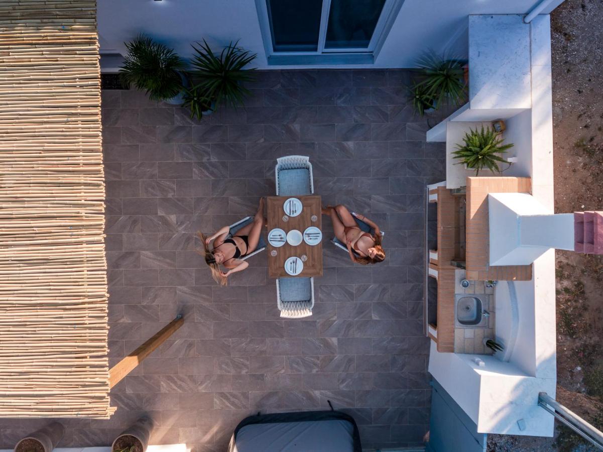 Jacuzzi Deluxe Villa Скала Сотирос Екстериор снимка