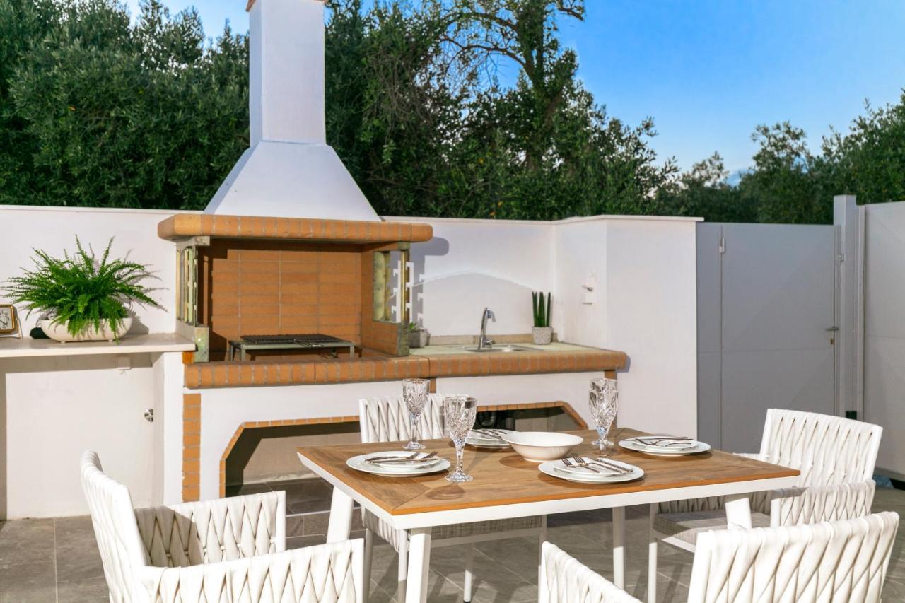 Jacuzzi Deluxe Villa Скала Сотирос Екстериор снимка